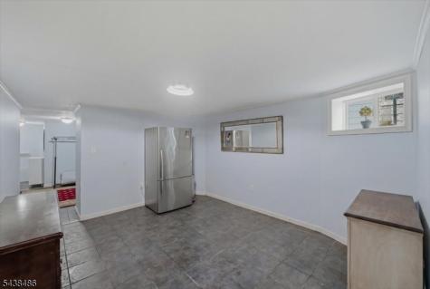 42 Rossmore Place Belleville NJ 07109
