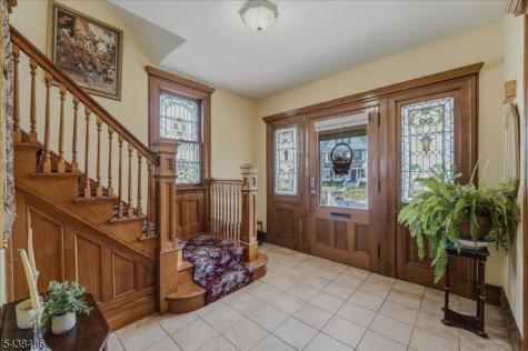 42 Rossmore Place Belleville NJ 07109
