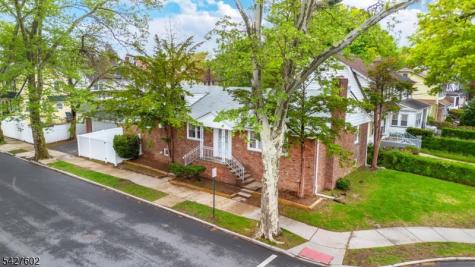38 Mountainview Avenue East Orange NJ 07018