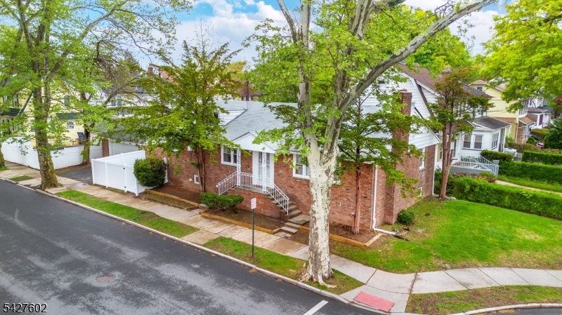 38 Mountainview Avenue East Orange NJ 07018