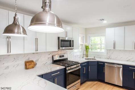 38 Mountainview Avenue East Orange NJ 07018