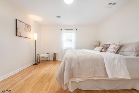 38 Mountainview Avenue East Orange NJ 07018