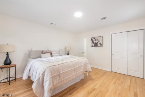 38 Mountainview Avenue East Orange NJ 07018