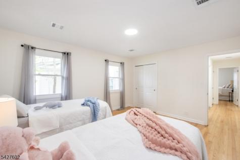 38 Mountainview Avenue East Orange NJ 07018