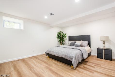 38 Mountainview Avenue East Orange NJ 07018