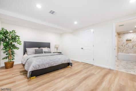 38 Mountainview Avenue East Orange NJ 07018