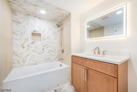 38 Mountainview Avenue East Orange NJ 07018