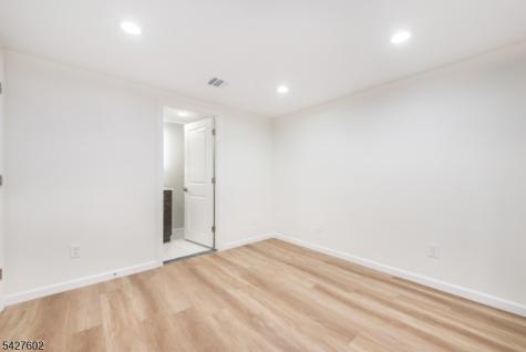 38 Mountainview Avenue East Orange NJ 07018