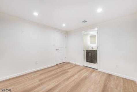 38 Mountainview Avenue East Orange NJ 07018