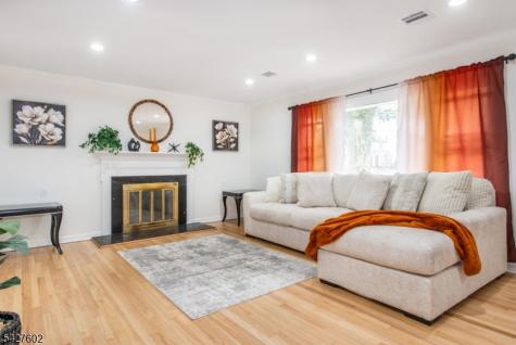 38 Mountainview Avenue East Orange NJ 07018