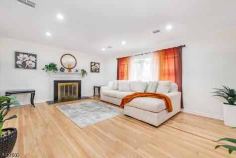 38 Mountainview Avenue East Orange NJ 07018