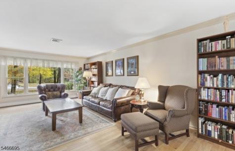 8 Stacy Lane Bernards NJ 07920