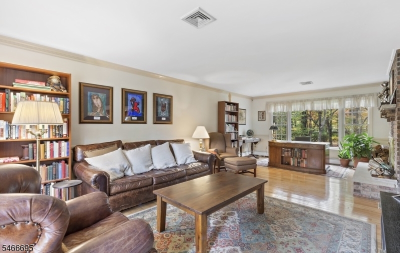 8 Stacy Lane Bernards NJ 07920