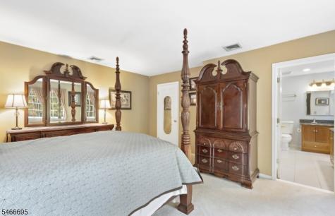 8 Stacy Lane Bernards NJ 07920