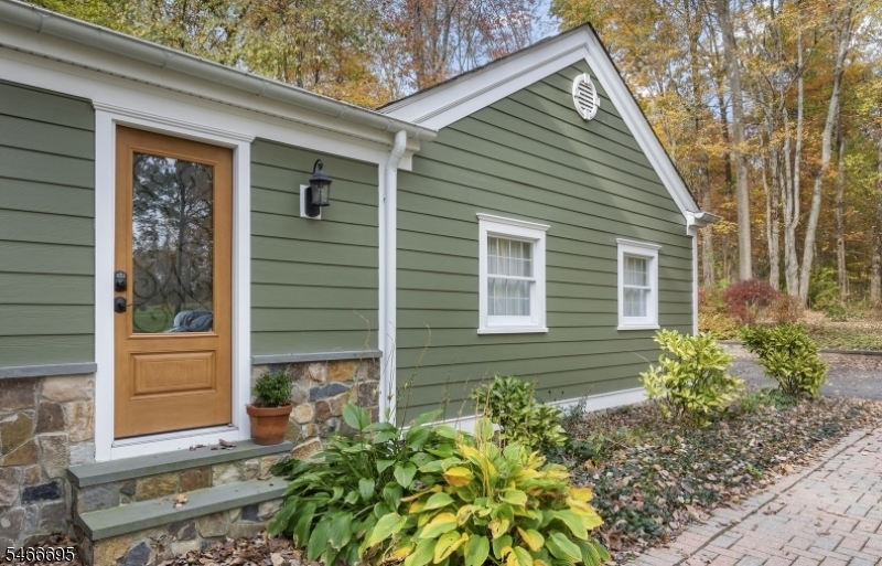 8 Stacy Lane Bernards NJ 07920