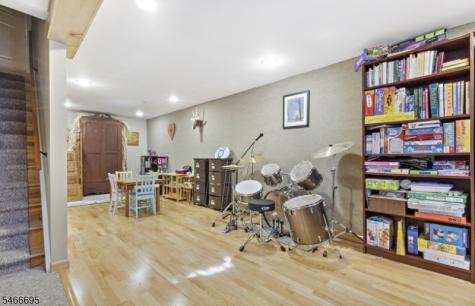8 Stacy Lane Bernards NJ 07920