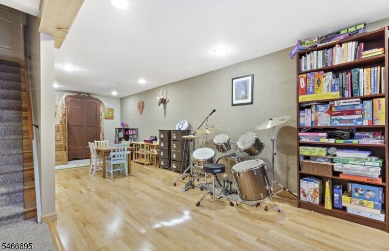 8 Stacy Lane Bernards NJ 07920