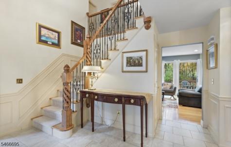 8 Stacy Lane Bernards NJ 07920