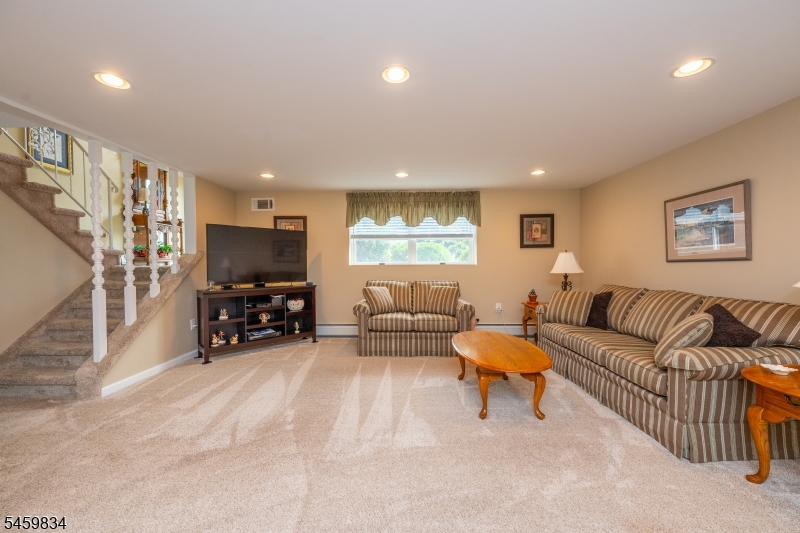14 Jaclyn Drive East Hanover NJ 07936