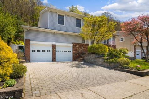 52 Molinari Drive Wanaque NJ 07465