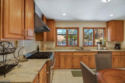 52 Molinari Drive Wanaque NJ 07465