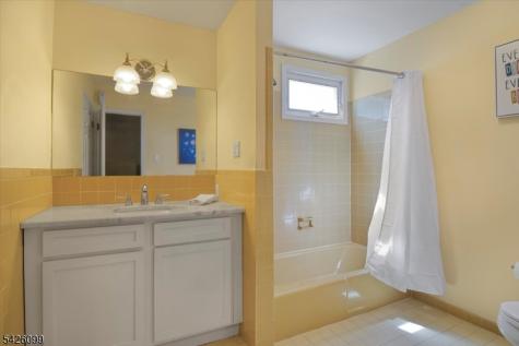 52 Molinari Drive Wanaque NJ 07465