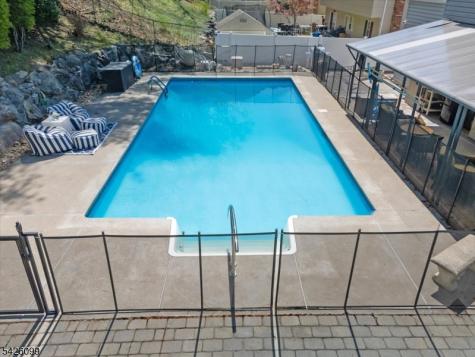 52 Molinari Drive Wanaque NJ 07465