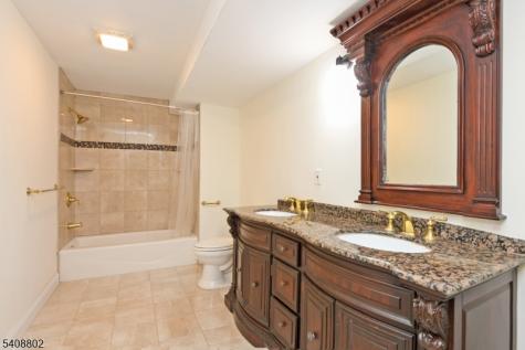 10 Raker Court Hillsborough NJ 08844