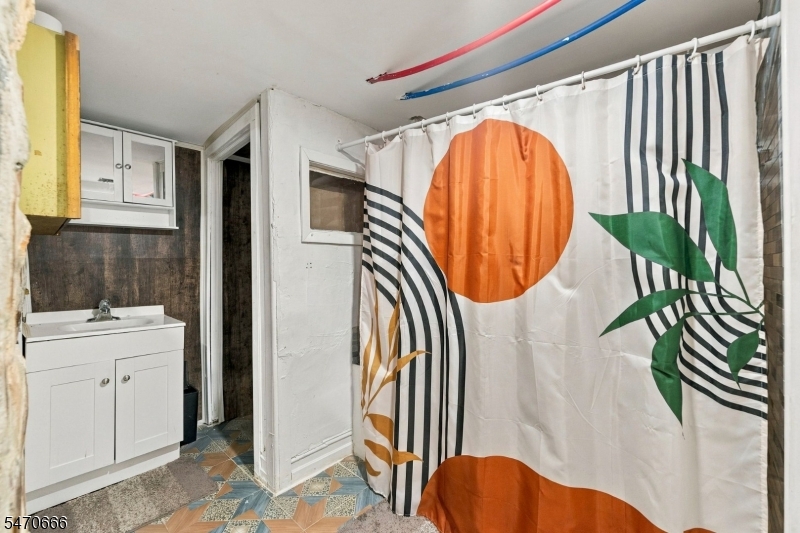 62 Shephard Avenue Newark NJ 07112