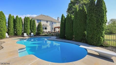 195 Fairfield Lane Hillsborough NJ 08844