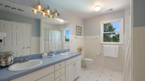 195 Fairfield Lane Hillsborough NJ 08844
