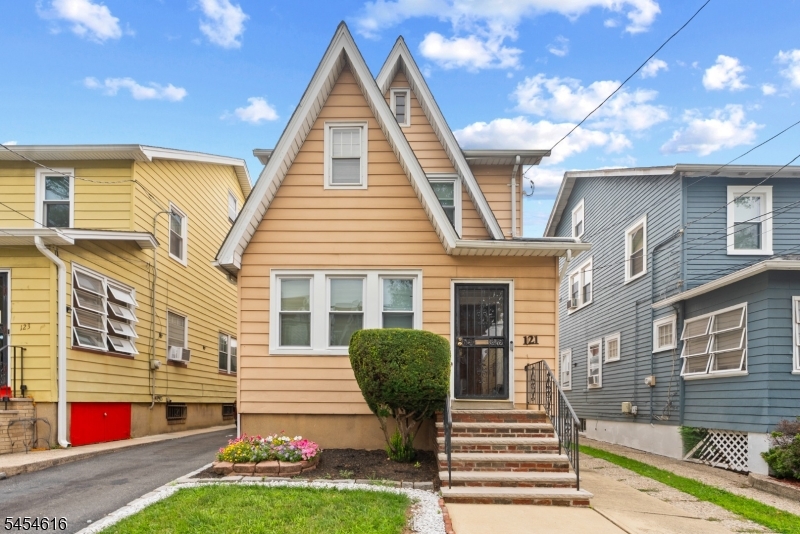 121 Scofield Street Newark NJ 07106