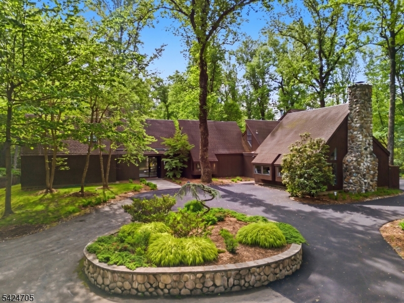 85 Crest Drive Bernardsville NJ 07924