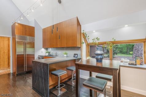 85 Crest Drive Bernardsville NJ 07924