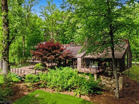 85 Crest Drive Bernardsville NJ 07924
