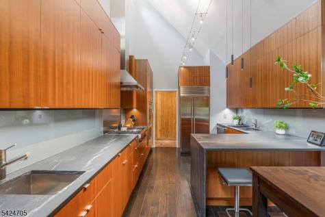 85 Crest Drive Bernardsville NJ 07924