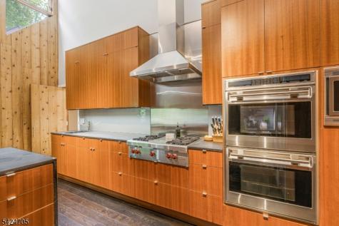 85 Crest Drive Bernardsville NJ 07924