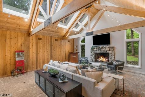 85 Crest Drive Bernardsville NJ 07924
