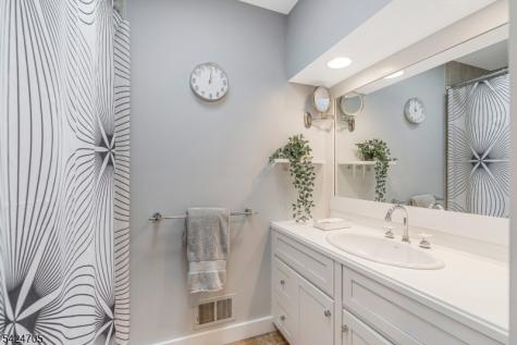 85 Crest Drive Bernardsville NJ 07924