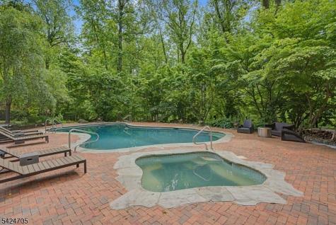 85 Crest Drive Bernardsville NJ 07924