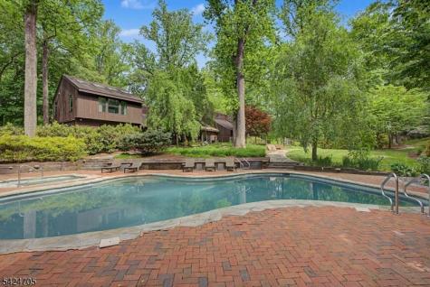 85 Crest Drive Bernardsville NJ 07924