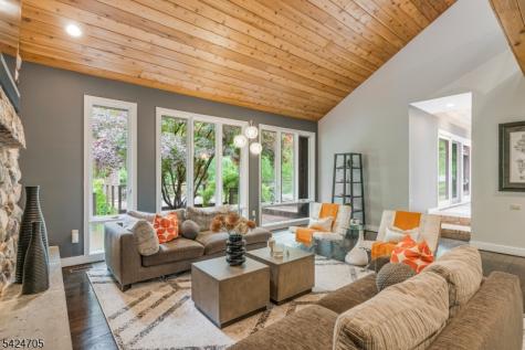 85 Crest Drive Bernardsville NJ 07924