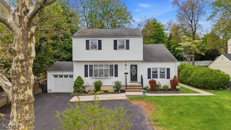 7 Spier Drive Livingston NJ 07039