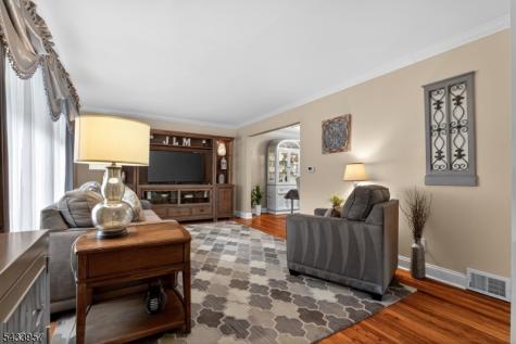 7 Spier Drive Livingston NJ 07039