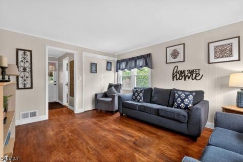 7 Spier Drive Livingston NJ 07039