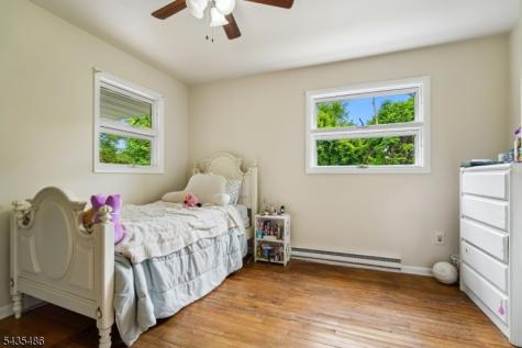 21 Wayside Lane Clinton NJ 08833