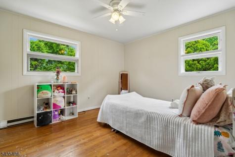 21 Wayside Lane Clinton NJ 08833