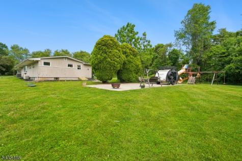 21 Wayside Lane Clinton NJ 08833