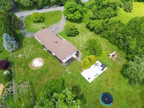 21 Wayside Lane Clinton NJ 08833