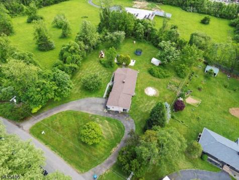 21 Wayside Lane Clinton NJ 08833